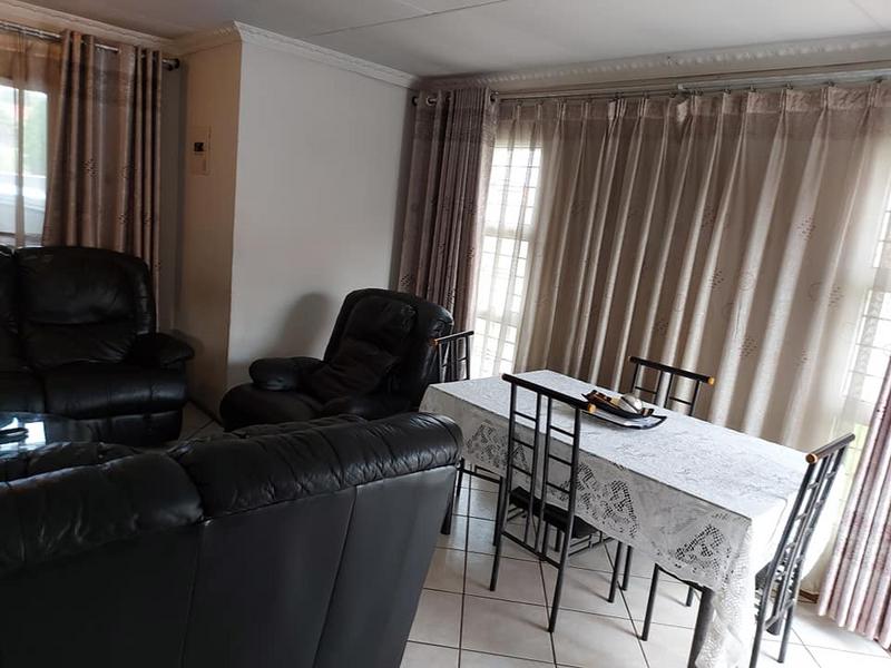 To Let 3 Bedroom Property for Rent in Clayville Gauteng