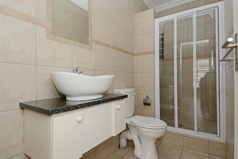 1 Bedroom Property for Sale in Buccleuch Gauteng