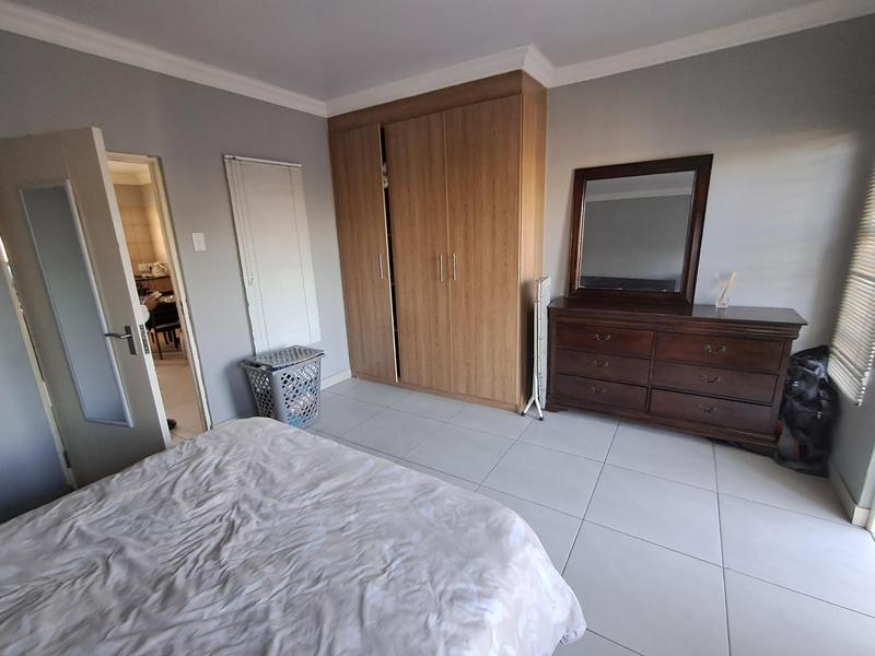 1 Bedroom Property for Sale in Buccleuch Gauteng