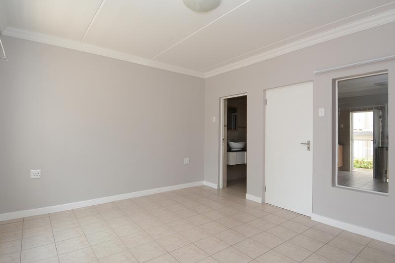 1 Bedroom Property for Sale in Buccleuch Gauteng