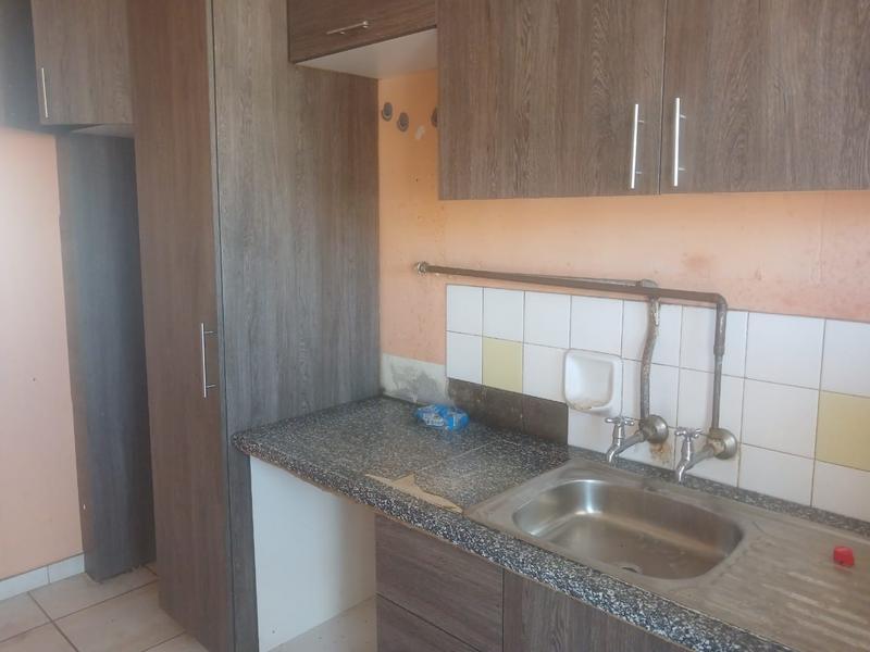 1 Bedroom Property for Sale in Hillbrow Gauteng