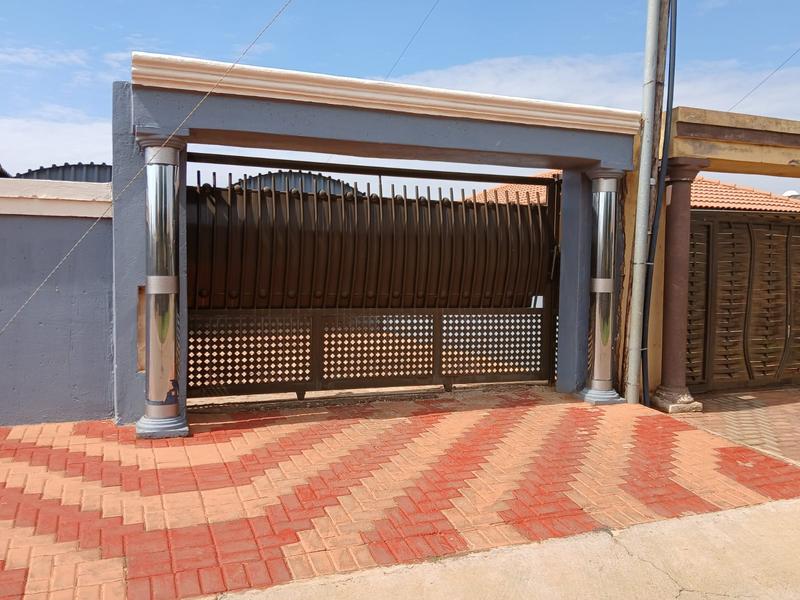 3 Bedroom Property for Sale in Protea Glen Gauteng