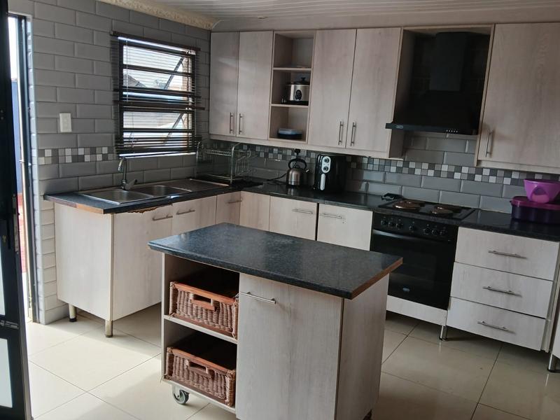 3 Bedroom Property for Sale in Protea Glen Gauteng