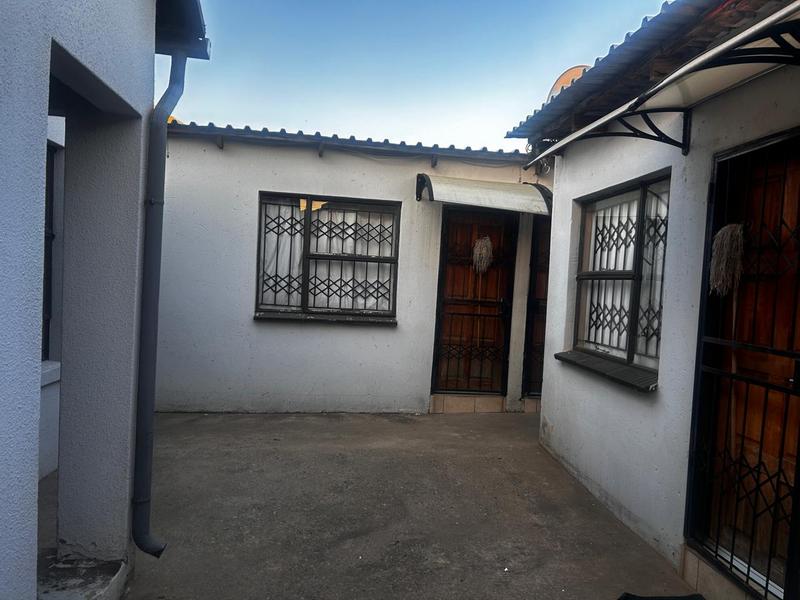 8 Bedroom Property for Sale in Birch Acres Gauteng