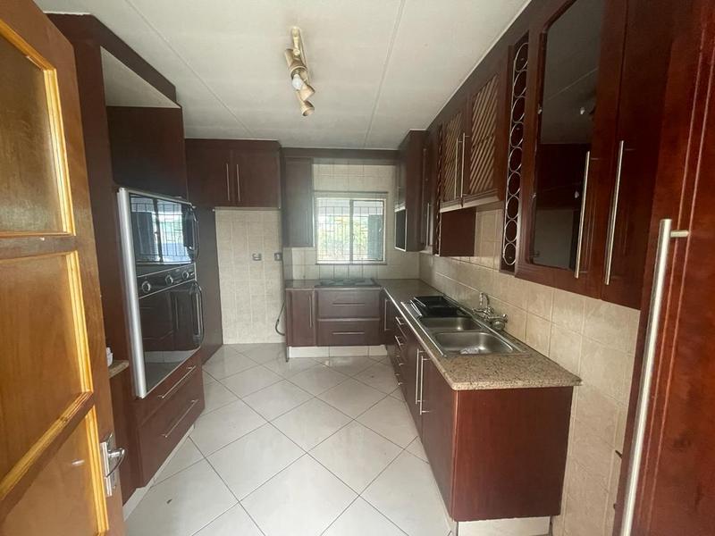3 Bedroom Property for Sale in Birchleigh North Gauteng