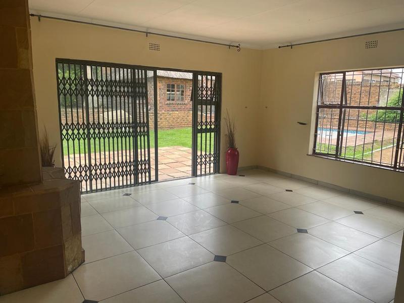 3 Bedroom Property for Sale in Birchleigh North Gauteng