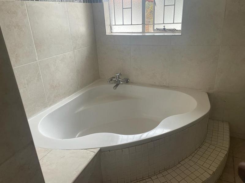 3 Bedroom Property for Sale in Birchleigh North Gauteng