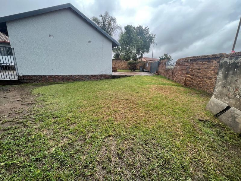 3 Bedroom Property for Sale in Birchleigh North Gauteng