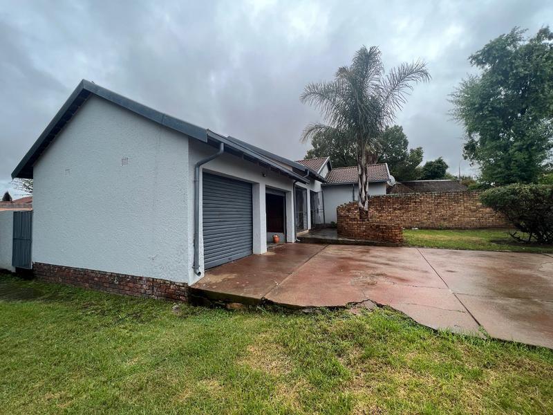 3 Bedroom Property for Sale in Birchleigh North Gauteng