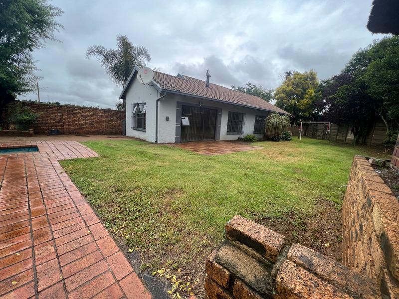 3 Bedroom Property for Sale in Birchleigh North Gauteng