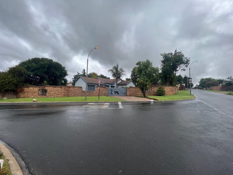 3 Bedroom Property for Sale in Birchleigh North Gauteng