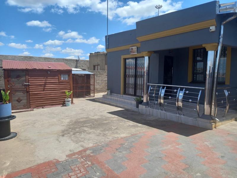 5 Bedroom Property for Sale in Tembisa Central Gauteng