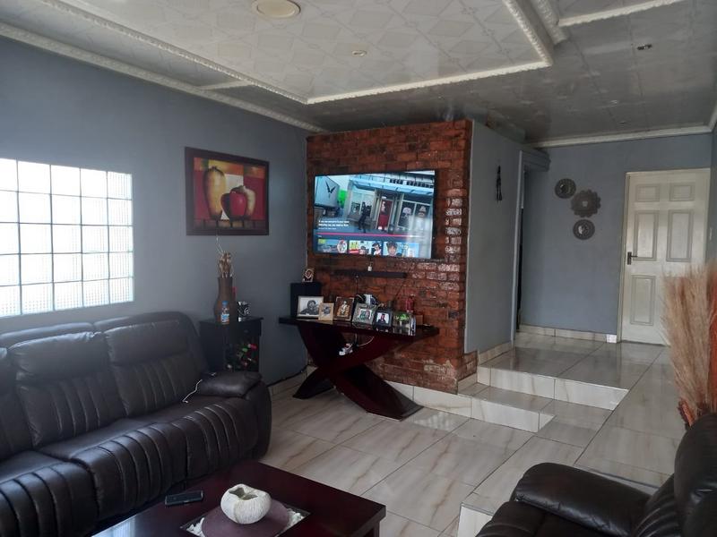 5 Bedroom Property for Sale in Tembisa Central Gauteng