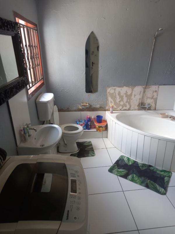 5 Bedroom Property for Sale in Tembisa Central Gauteng