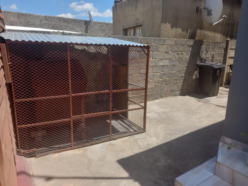5 Bedroom Property for Sale in Tembisa Central Gauteng