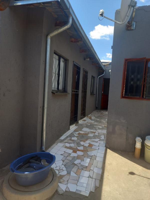 5 Bedroom Property for Sale in Tembisa Central Gauteng