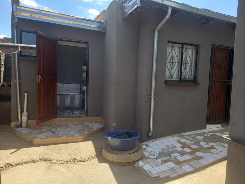 5 Bedroom Property for Sale in Tembisa Central Gauteng