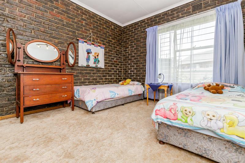 4 Bedroom Property for Sale in Sunward Park Gauteng