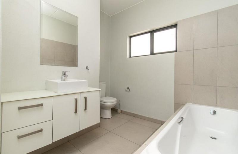 To Let 2 Bedroom Property for Rent in North Riding Gauteng