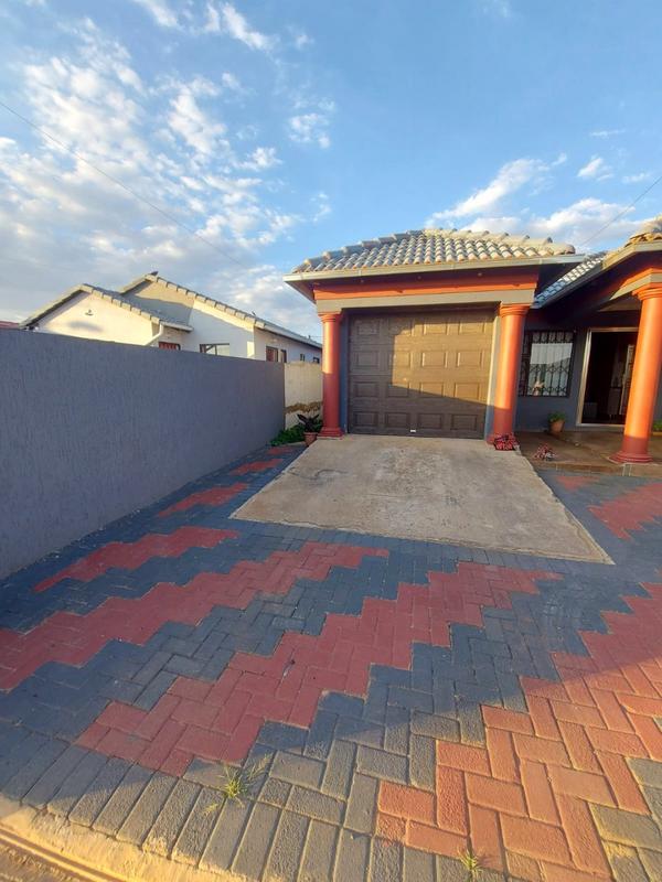 3 Bedroom Property for Sale in Protea Glen Gauteng