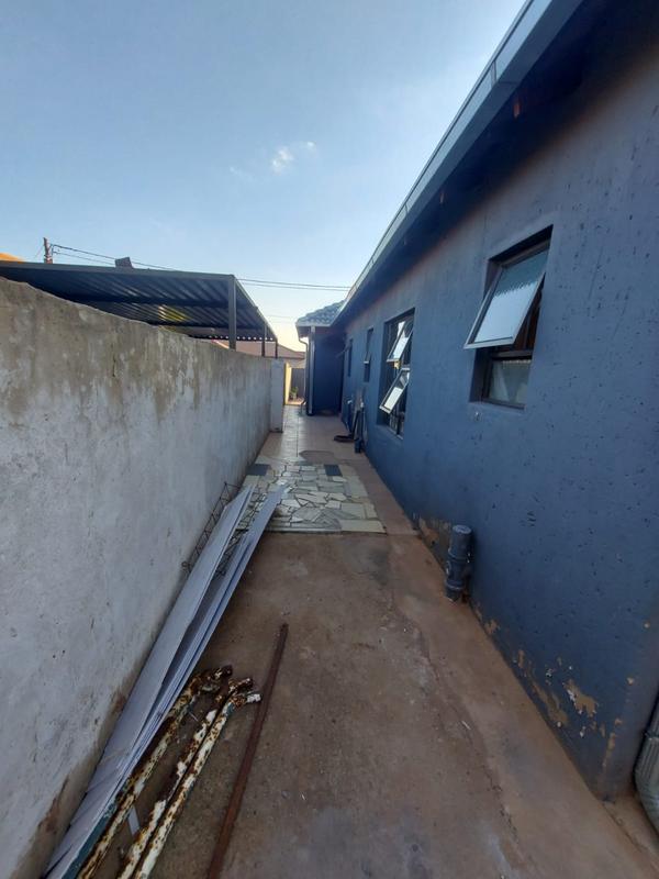 3 Bedroom Property for Sale in Protea Glen Gauteng