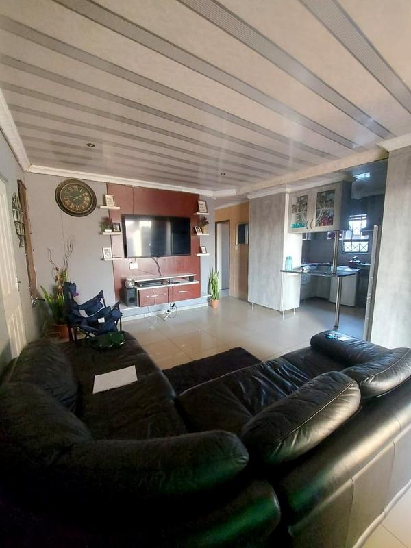 3 Bedroom Property for Sale in Protea Glen Gauteng