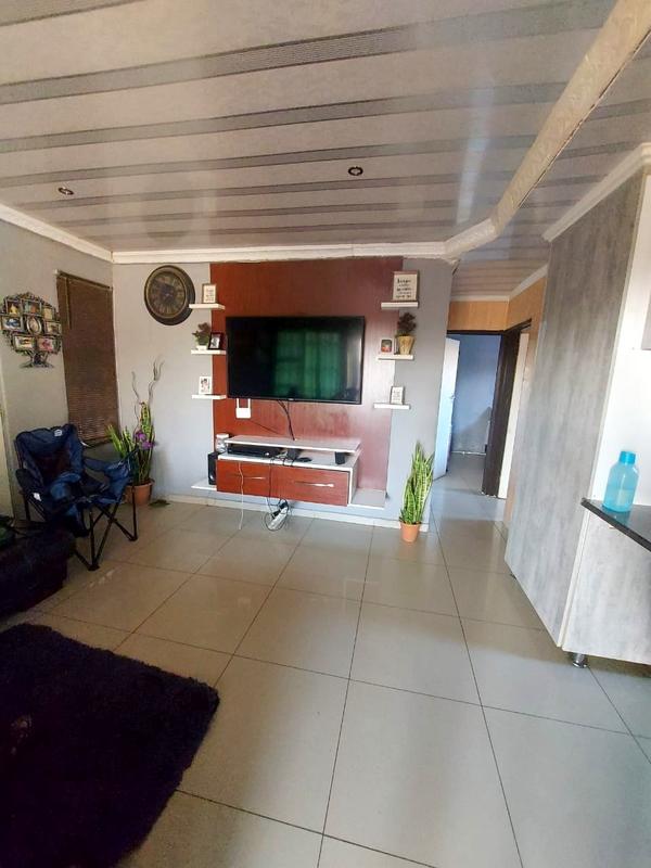 3 Bedroom Property for Sale in Protea Glen Gauteng