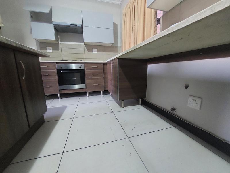 2 Bedroom Property for Sale in Rooihuiskraal North Gauteng