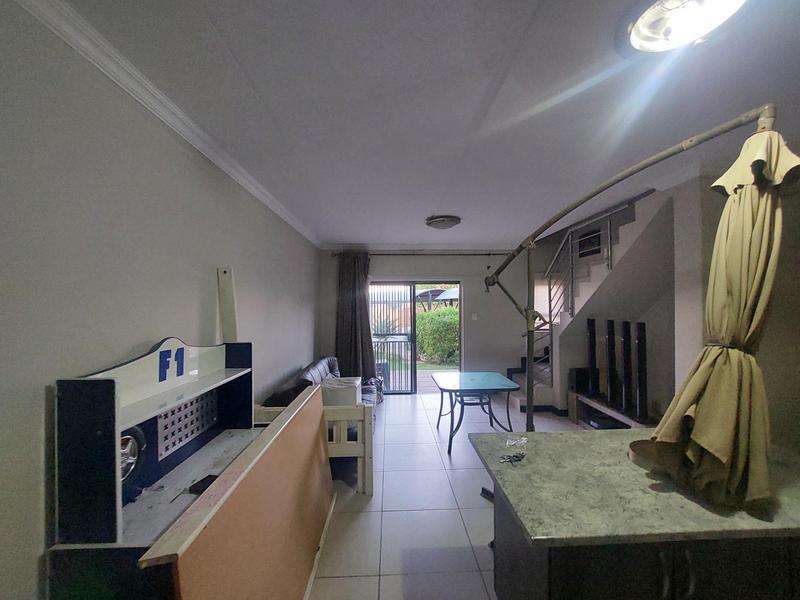 2 Bedroom Property for Sale in Rooihuiskraal North Gauteng