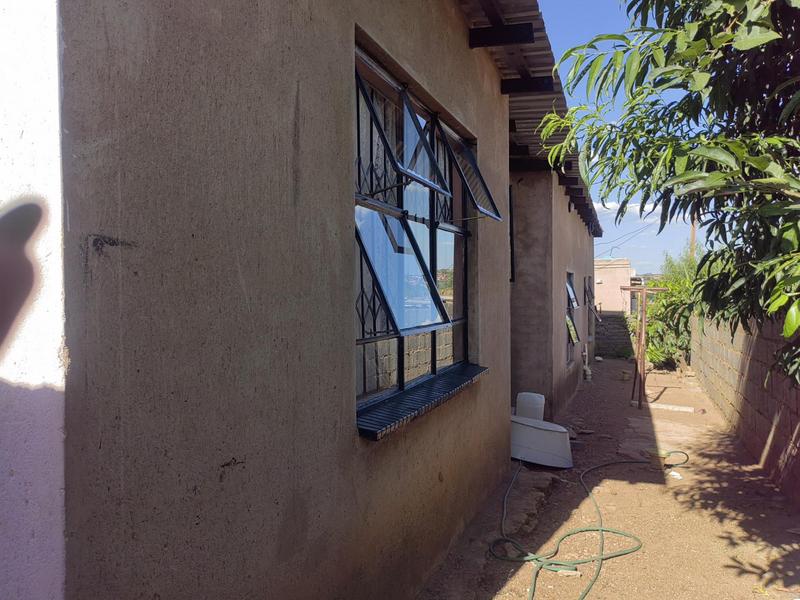 5 Bedroom Property for Sale in Mabopane Gauteng