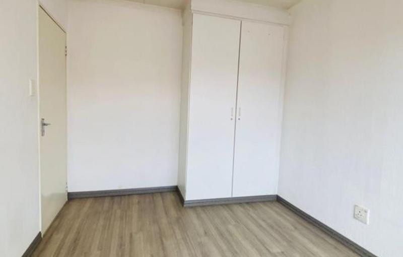 2 Bedroom Property for Sale in Vorna Valley Gauteng