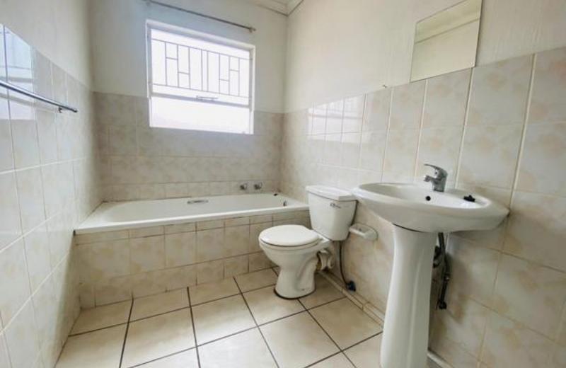 2 Bedroom Property for Sale in Vorna Valley Gauteng
