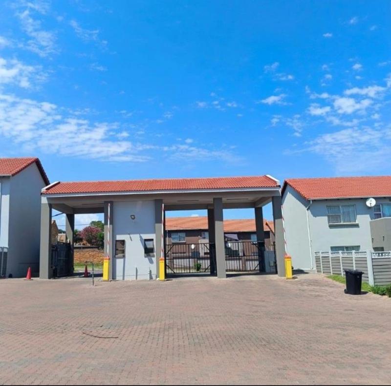 2 Bedroom Property for Sale in Vorna Valley Gauteng