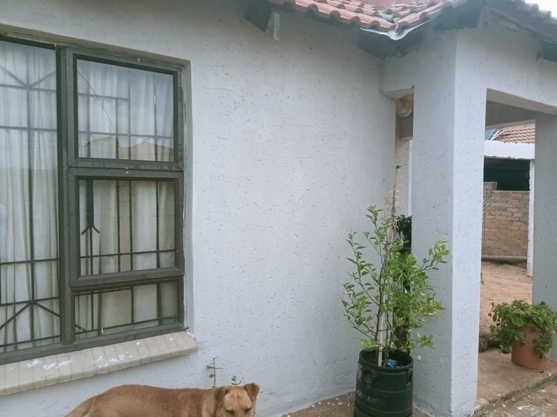3 Bedroom Property for Sale in Lenasia Gauteng