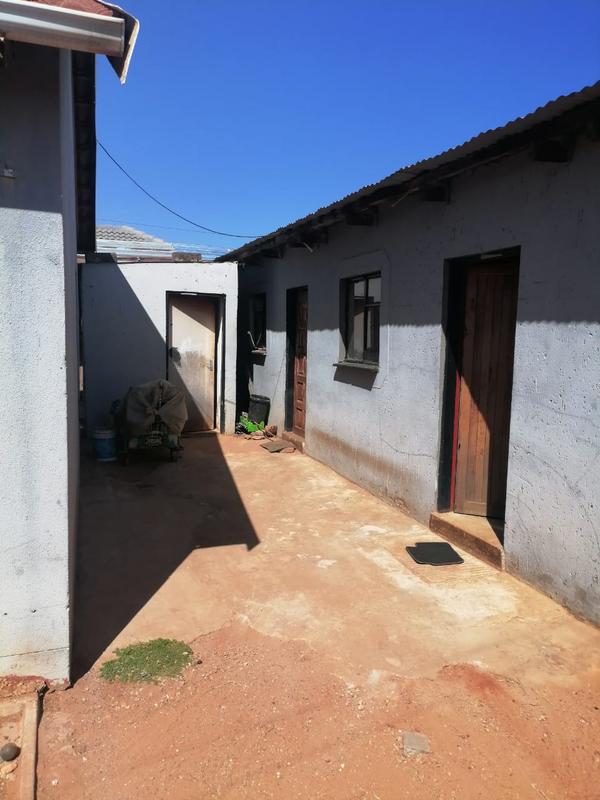 2 Bedroom Property for Sale in Protea Glen Gauteng