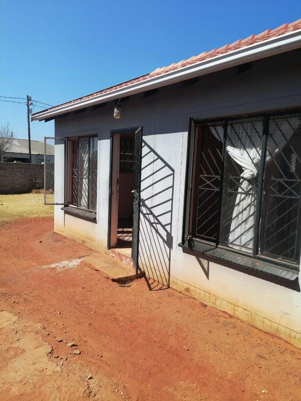 2 Bedroom Property for Sale in Protea Glen Gauteng