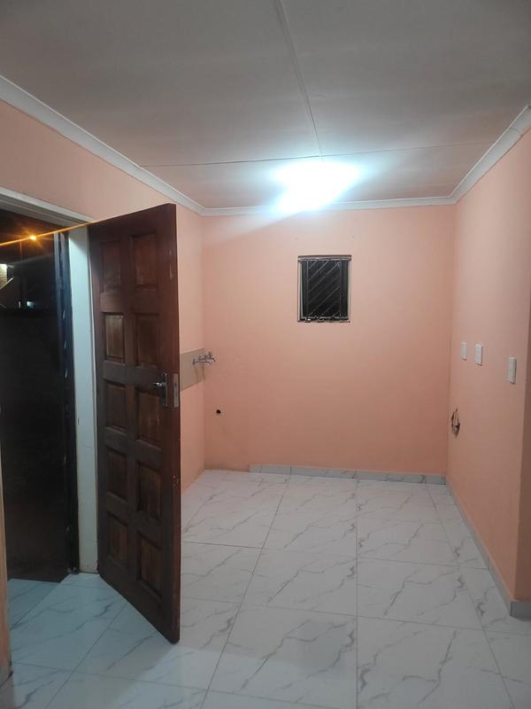2 Bedroom Property for Sale in Protea Glen Gauteng