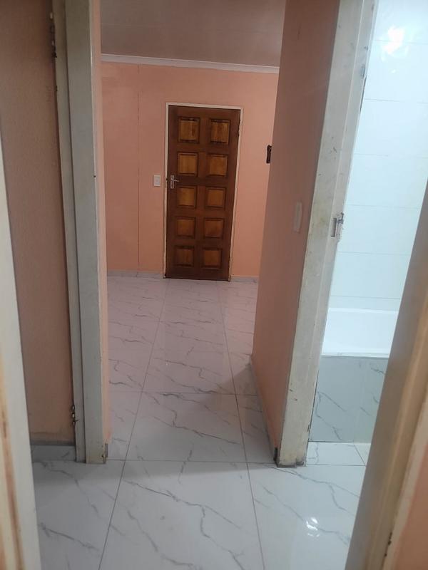 2 Bedroom Property for Sale in Protea Glen Gauteng