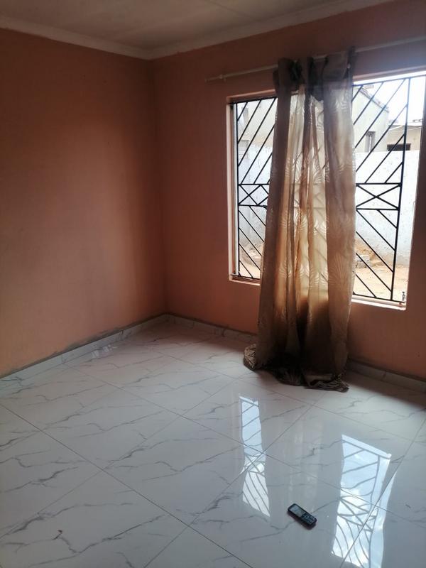 2 Bedroom Property for Sale in Protea Glen Gauteng