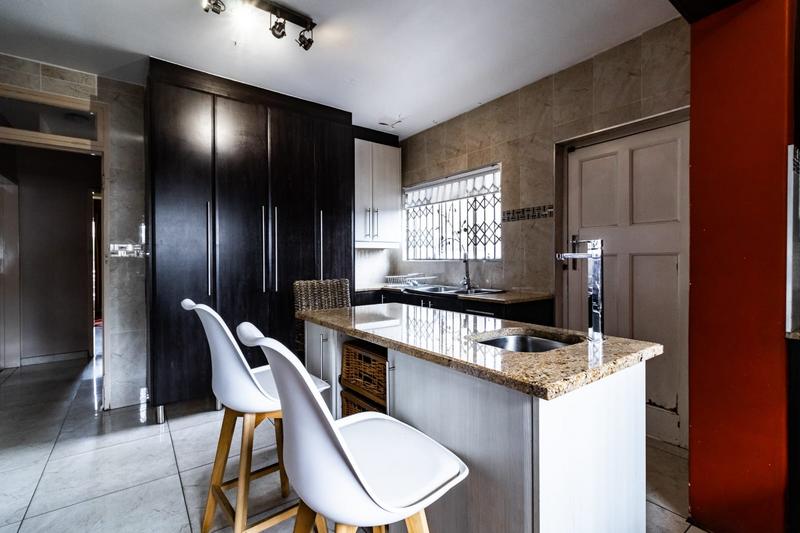 5 Bedroom Property for Sale in Linmeyer Gauteng