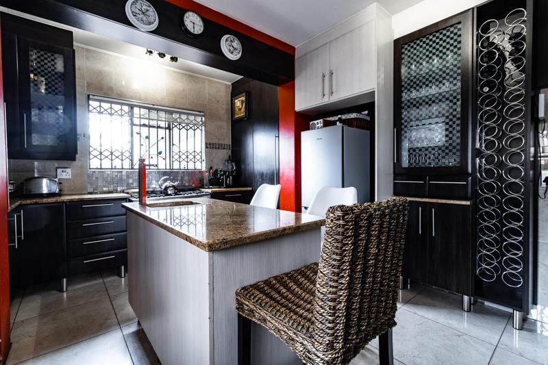 5 Bedroom Property for Sale in Linmeyer Gauteng