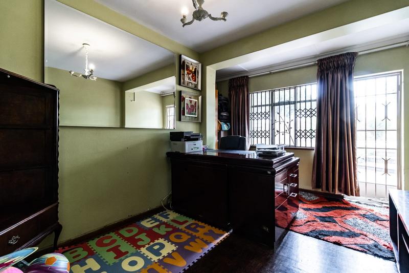 5 Bedroom Property for Sale in Linmeyer Gauteng