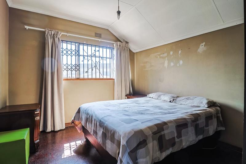 5 Bedroom Property for Sale in Linmeyer Gauteng