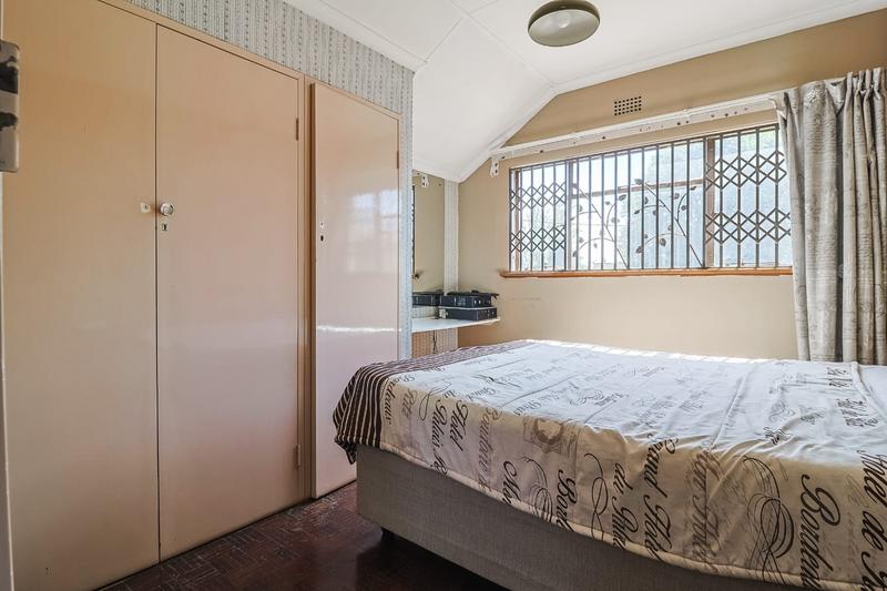 5 Bedroom Property for Sale in Linmeyer Gauteng