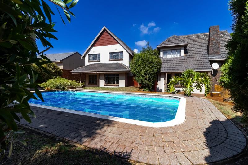 5 Bedroom Property for Sale in Linmeyer Gauteng