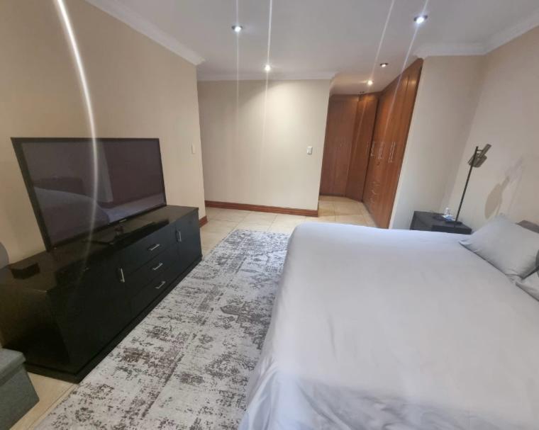 4 Bedroom Property for Sale in Vanderbijlpark SW 5 Gauteng