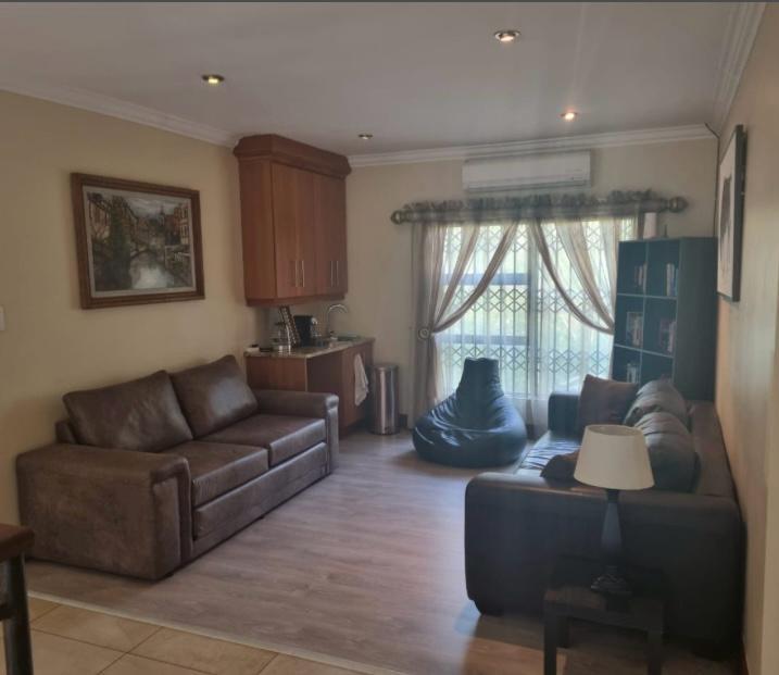 4 Bedroom Property for Sale in Vanderbijlpark SW 5 Gauteng