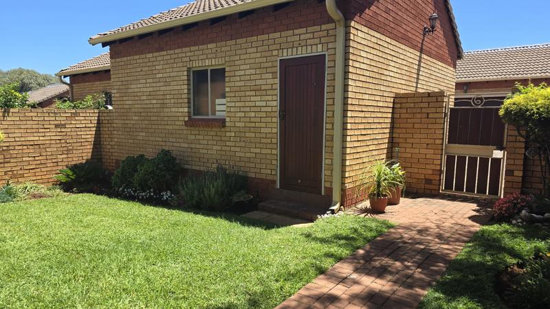 To Let 2 Bedroom Property for Rent in Equestria Gauteng