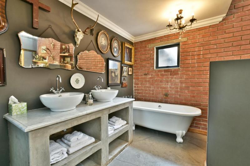 9 Bedroom Property for Sale in Hurlingham Gauteng