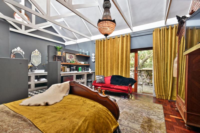 9 Bedroom Property for Sale in Hurlingham Gauteng
